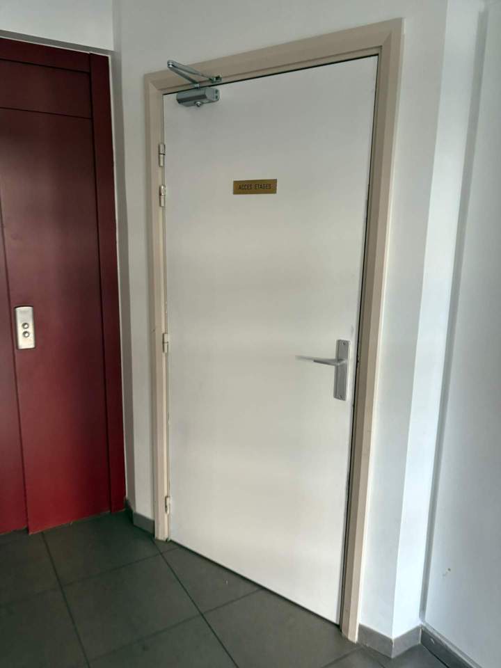 installation porte etage